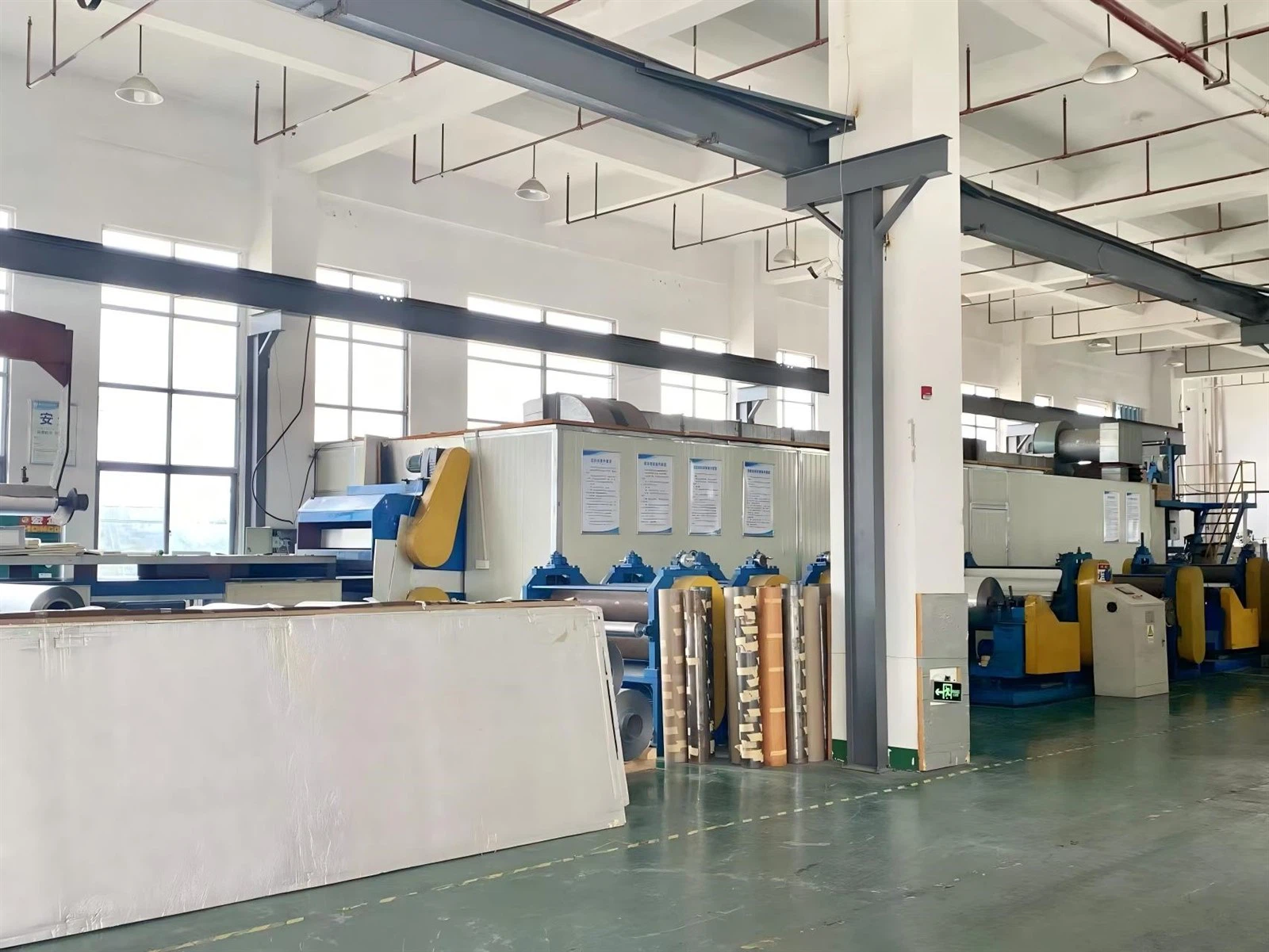 Foaming and Laminating for Pre-insulated Duct Foaming and Laminating for Pre-insulated Duct